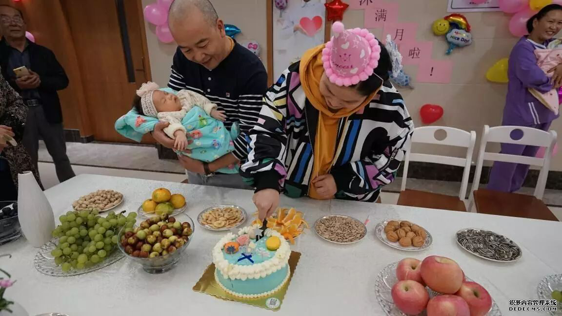 28天精心照顾，唯锦旗能略表感谢之情
